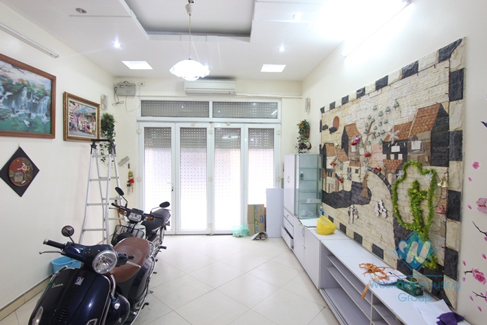 House for rent in Tay Ho with 05 bedrooms, 05 bathrooms.